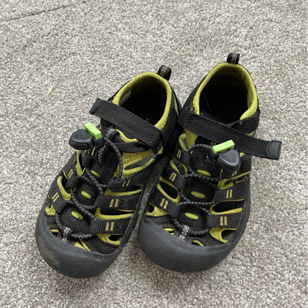 Keen Velcro sandals little kids 11